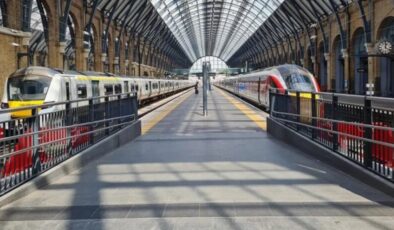 İngiltere’de elektrik arızası tren seferlerini aksattı
