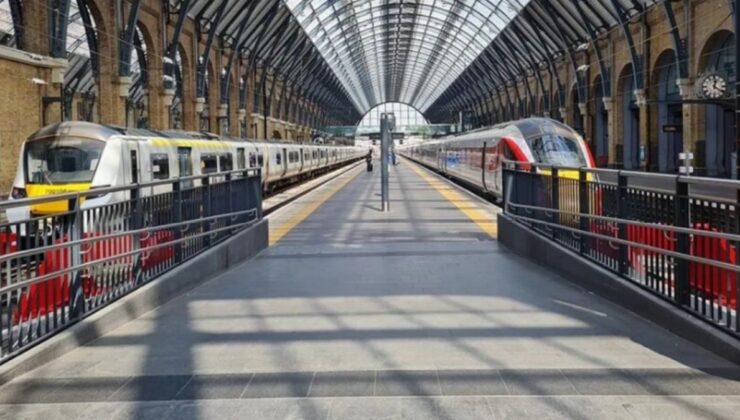 İngiltere’de elektrik arızası tren seferlerini aksattı