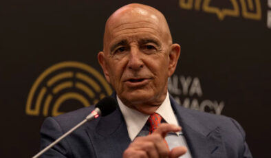 İsrail, ABD’li elçi Tom Barrack’a istihbarat aktarımını durdurdu