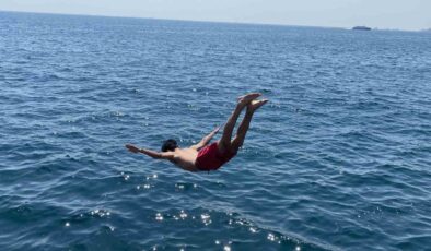 İstanbul’da sıcak hava Sarayburnu’na akın ettirdi