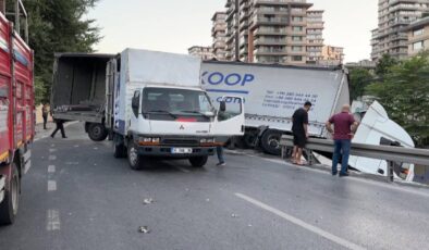 İstanbul’da TIR dere yatağına düştü: Yaralı var