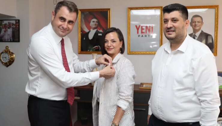 İzmir’de Karabağlar ve Konak belediye başkanlarından YENİ Parti kararı