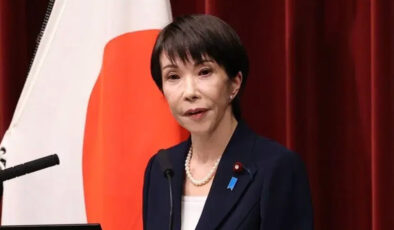 Japonya Başbakanı, hamam böceği ile ‘arkadaş’ oldu: Gidince yalnız kaldım