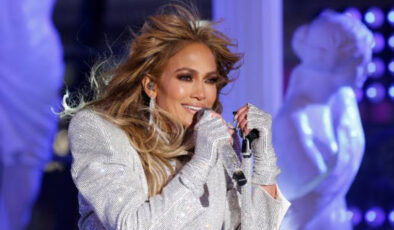 Jennifer Lopez küvet pozlarına devam ediyor: Ofisini taşıdı