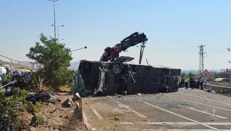 Kayseri’de feci kaza… Yolcu otobüsü devrildi: Çok sayıda yaralı var