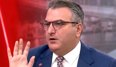‘Kendisine güvenen şifresini vermeli’ demişti… Tutuklanan Cem Küçük telefon şifresini vermedi!