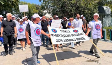 Maden işçileri Ankara’da yürüdü: ‘Hakkımızı almadan Ankara’dan gitmeyeceğiz’