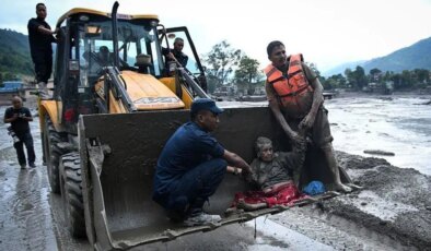 Nepal-Çin sınırında buzul çöktü, dev sel dalgası köyleri sürükledi: 168 ölü, 1300’den fazla kayıp