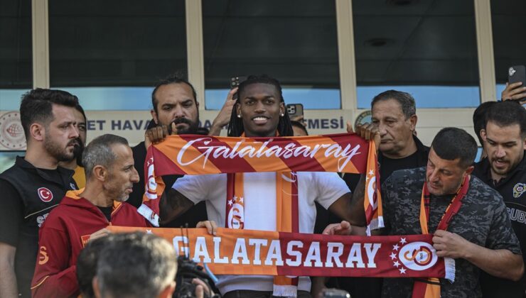 Rafael Leao İstanbul’da: ‘Çok Mutluyum’