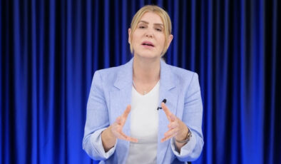 Sevda Türküsev, Nihal Yalçın’ın sözlerini yorumladı: Ellinde nereni göstereceksin