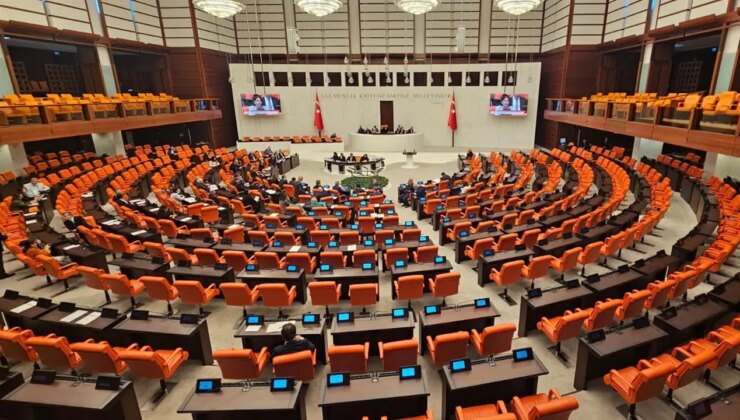 TBMM’de tartışma: AKP’nin çalışma takvimini uzatmaya yönelik grup önerisi kabul edildi