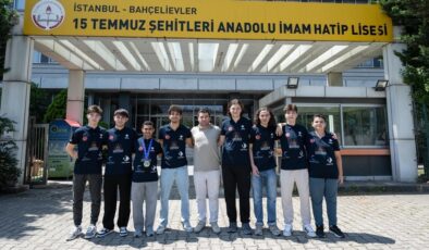 Türk öğrencilerden Kanada’da büyük başarı: Robotik takımı 4 dünya derecesiyle döndü