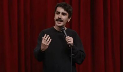 Tutuklu komedyen Deniz Göktaş’tan esprili ‘birinci ay’ mektubu: İki tane ‘tekzip’ etti, ‘kuyu tipi’ cezaevini anlattı