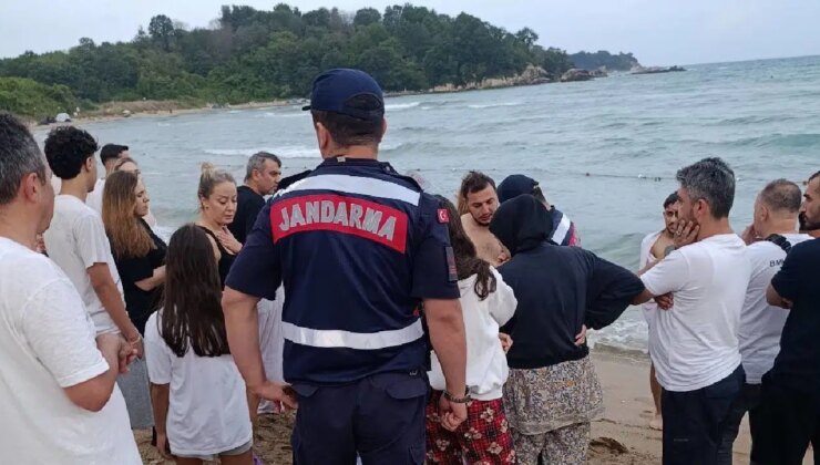 Yasak bölgede denize giren ablasını kurtarmak isterken canından oldu