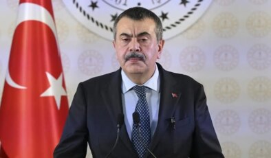 Yusuf Tekin’den ‘serbest kıyafet’ açıklaması