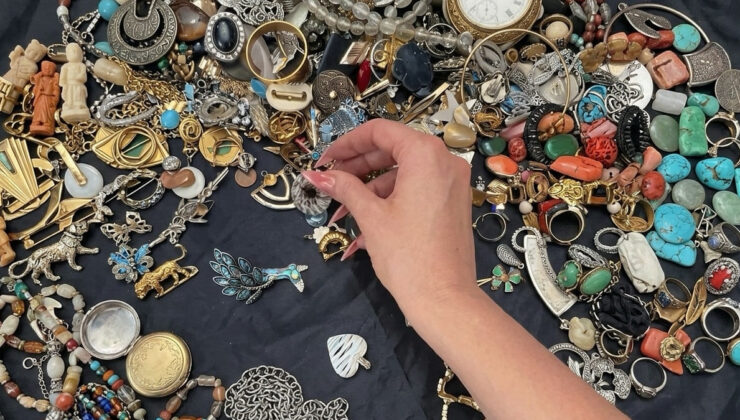 56 liraya aldı, bir kenara koyup unuttu: Aylar sonra inceleyince gözlerine inanamadı