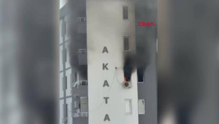 Adana’da 7 katlı apartmandaki yangın paniği kameraya yansıdı