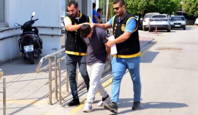 Adana’da çocukluk arkadaşını bıçaklayarak öldürdü