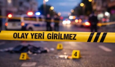 Adana’da feci kaza: Yaya üst geçidinden düşen kişi minibüsün çarpması sonucu yaşamını yitirdi
