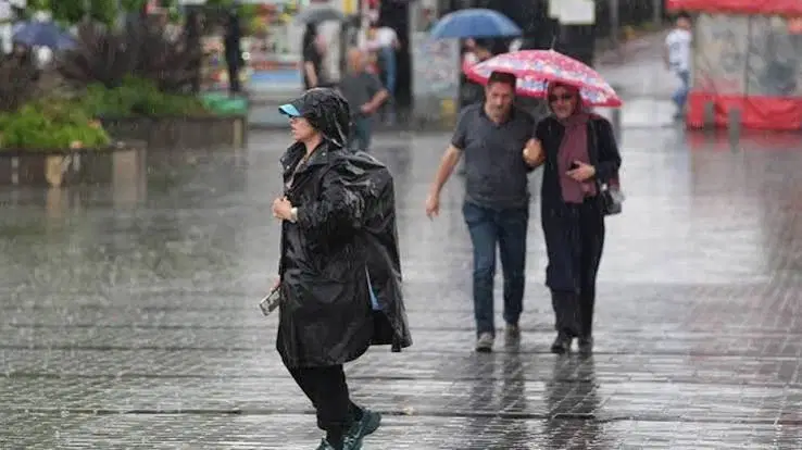 AKOM tarih vererek uyardı: İstanbul’da sağanak alarmı!