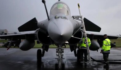 Almanya’da ABD askeri üssü yakınında F16 düştü: 1 yaralı