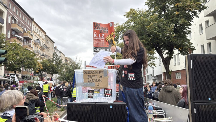 Almanya’da zorunlu askerlik protestosu
