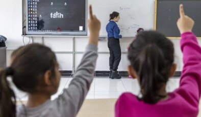 Anadolu Eğitim Sendikası’ndan öğretmenlere cep telefonu yasağına karşı eylem kararı