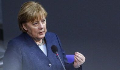 Angela Merkel’den AfD zaferine “Kalbim kanıyor” yorumu