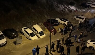 Ankara’da sağanak sonrası yol çöktü: Çok sayıda araç hasar gördü