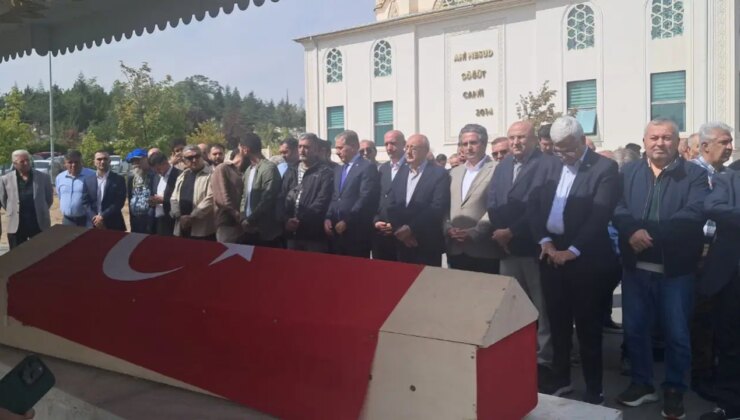 AYM önündeki emekli eyleminde yaşamına son vermişti: Ali Şekeroğlu son yolculuğuna uğurlandı