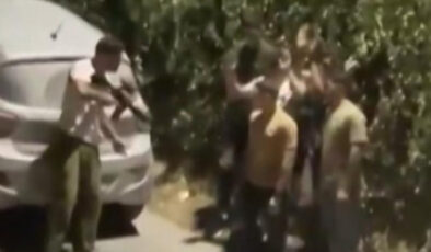 Batı Şeria’da silahlı İsrailli, 5 Filistinli çocuğu tehdit ederek alıkoydu