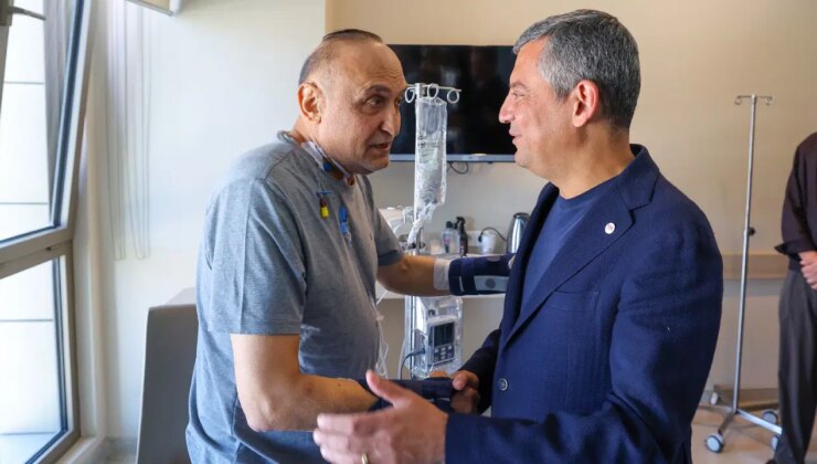 Bıçaklı saldırıda yaralanmıştı: Özgür Özel’den Melih Meriç’e hastane ziyareti