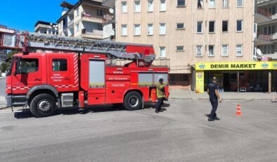 Bursa’da apartmanı boşalttıran doğalgaz paniği: Sızıntı caddeye yayıldı
