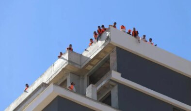 Denizli’de çatıya çıkan işçiler ile firma arasında mutabakat sağlandı