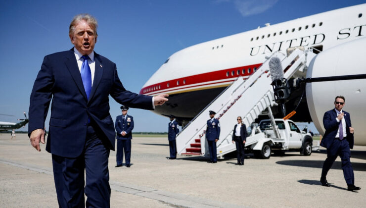 Donald Trump’tan gazetecilere yeni yasak: Başkanlık uçağına alınmadılar
