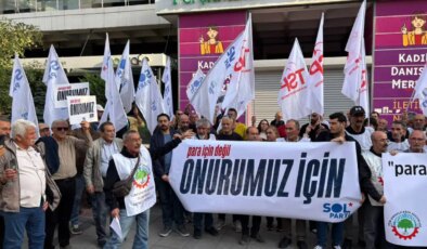 Emekliler sokağa indi: ‘Bu mücadele bize Şekeroğlu’nun emaneti’