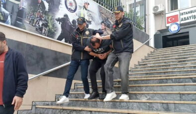 Eyüpsultan Camisi’nde silah sesleri… Namaz kılma şeklini beğenmedi, silahını çekip 4 el ateş açtı