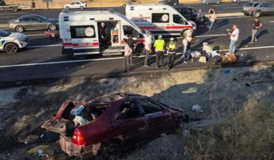 Feci kaza… Karşı şeride geçti, 2 otomobile çarptı: 1 ölü, 7 yaralı