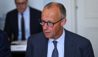 Friedrich Merz’den seçim yenilgisi sonrası istifa çağrılarına yanıt: Görevimin başında kalacağım
