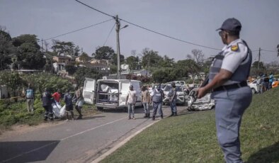 Güney Afrika’da bara silahlı saldırı: 17 kişi öldü, 15 kişi yaralandı