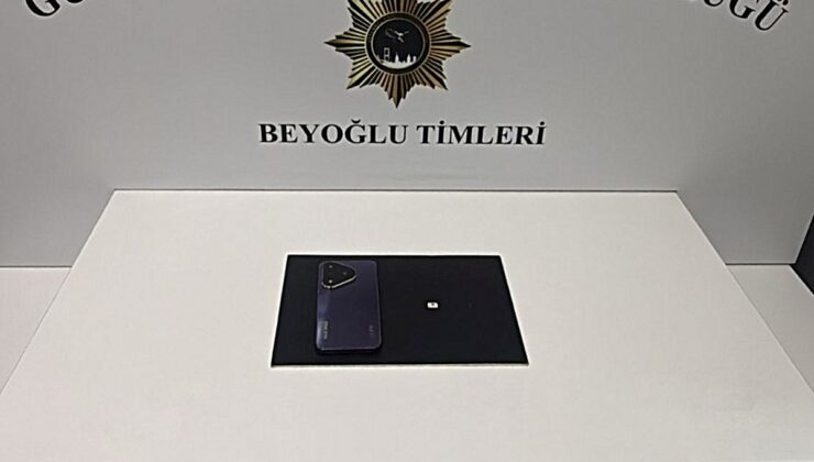 İstanbul Beyoğlu’nda bankta unutulan telefonu çalan hırsız bir gün sonra yakalandı