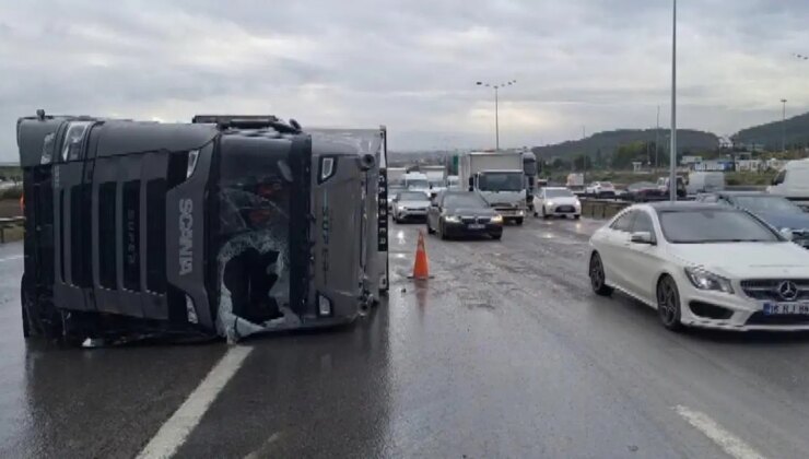 İstanbul’da ‘sağanak’ etkisi: Kazalar, trafik yoğunluğuna neden oldu