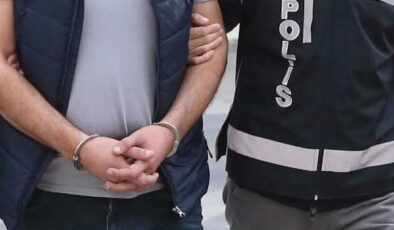 İzmir’de FETÖ operasyonu: 24 şüpheliden 3’ü tutuklandı