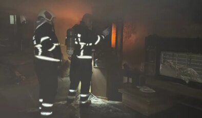 Karabük’te apartman yangını: 2 kişi dumandan etkilendi