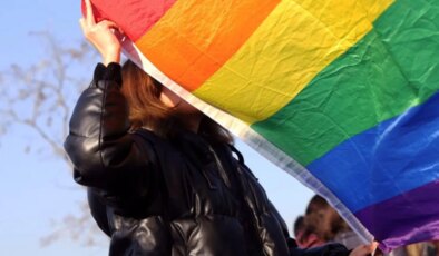LGBTİ+ operasyonları: Gazeteci Tuğba Tekerek ve Kaos GL üyeleri tutuklandı