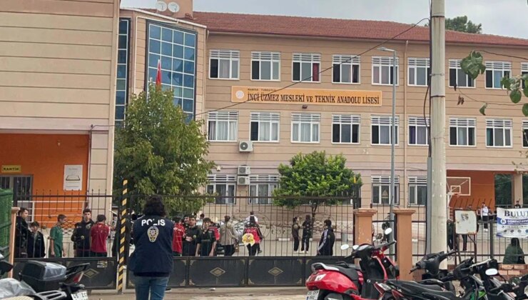 Manisa’daki okulda ‘silahlı saldırı’ sonrası ilk ders