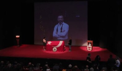 Oyuncu Serhat Kılıç’a Harbiye’de duygusal veda…