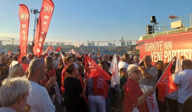 Özgür Özel çağrı yapmıştı… Yurttaşlar iradelerine sahip çıkmak için Üsküdar’da!