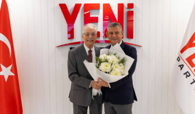Özgür Özel, Murat Karayalçın’ı Genel Merkez’de ağırladı