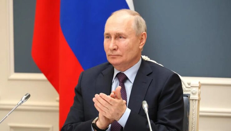 Rusya’da parlamento seçimlerinde son gün: Putin ‘savaşa desteğin ölçüleceğini’ söylüyor